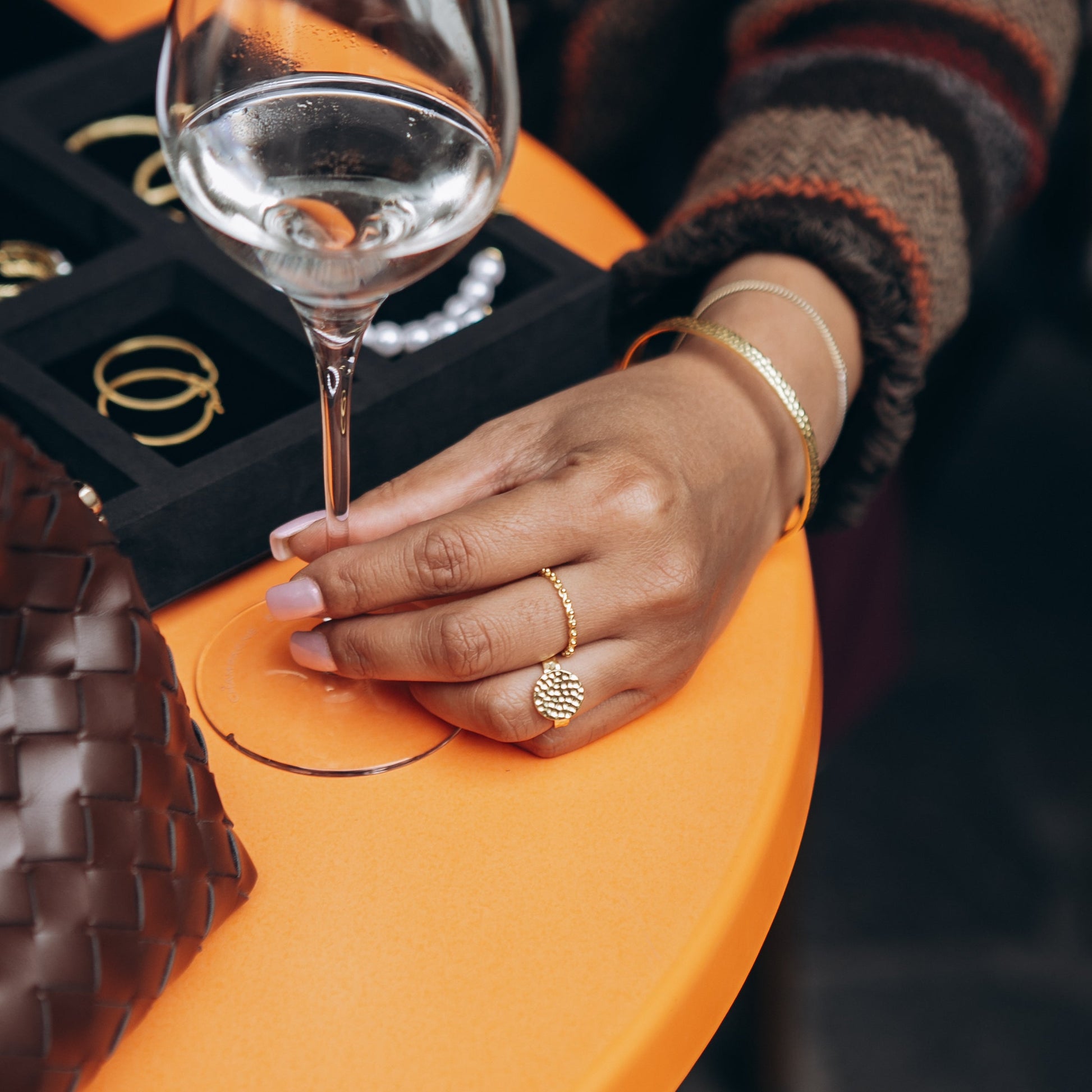 armcuff-golplated-18kgold-champagner-jpg.